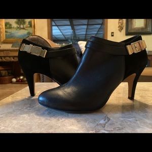 Vince Camuto Black & Gold booties